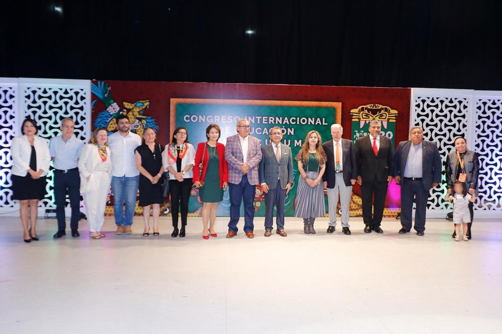 Culmina con éxito congreso internacional de educación en la UATx